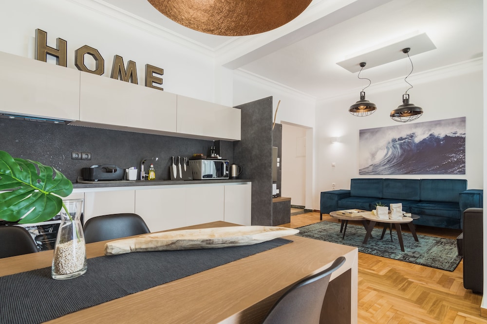 Acropolis Executive Suite — 4-Star Luxury Hotel in Athens, Greece
