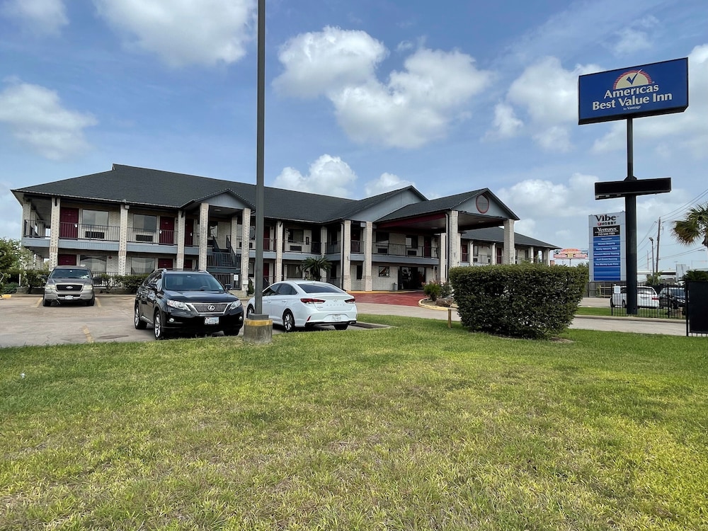Americas Best Value Inn Houston Hobby Airport — hotel near William P. Hobby Airport
