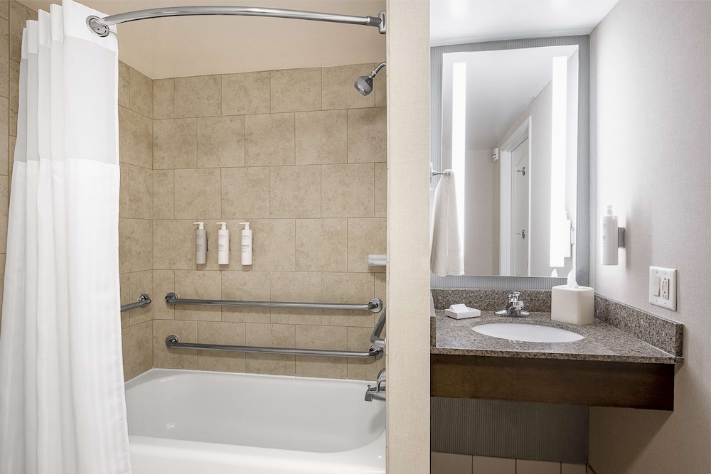 Hilton Garden Inn Cleveland Downtown - photo 16