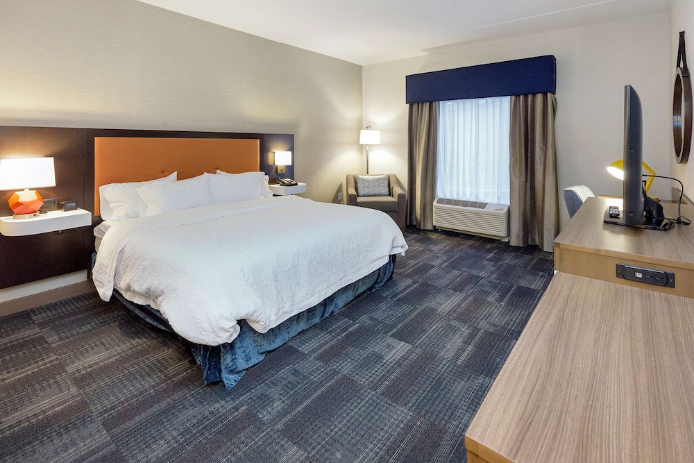 Hampton Inn & Suites Morgantown University Town Centre - photo 21