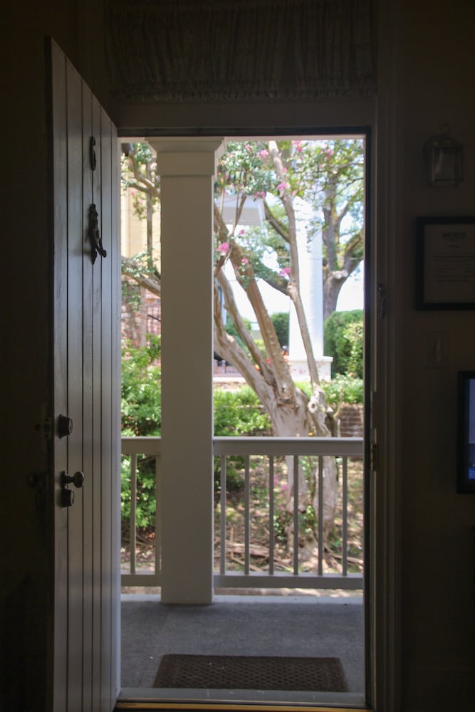 Anchuca Historic Mansion & Inn - photo 8