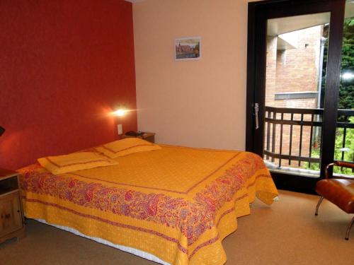 Hv Tel Du Fort — hotel in Huy