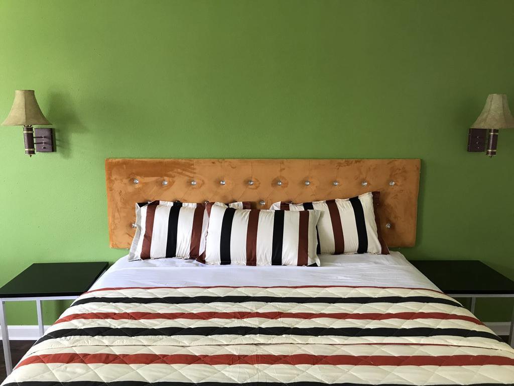 Value Travel Inn - photo 9