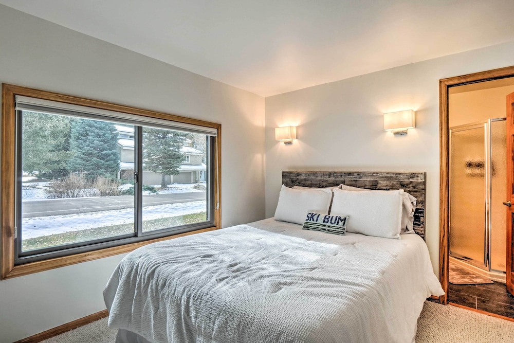 Bright Eagle vail Escape w Deck Mtn Views — Avon — photo 2