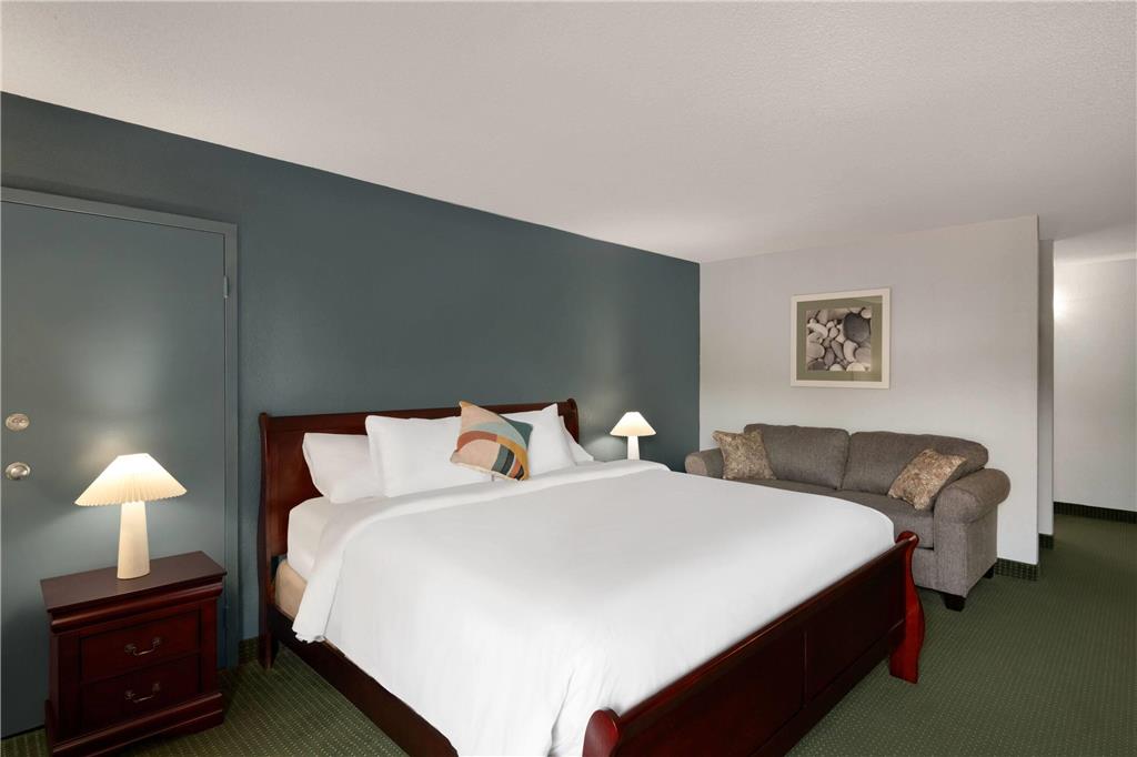 Baymont by Wyndham Salem Roanoke Area - photo 24