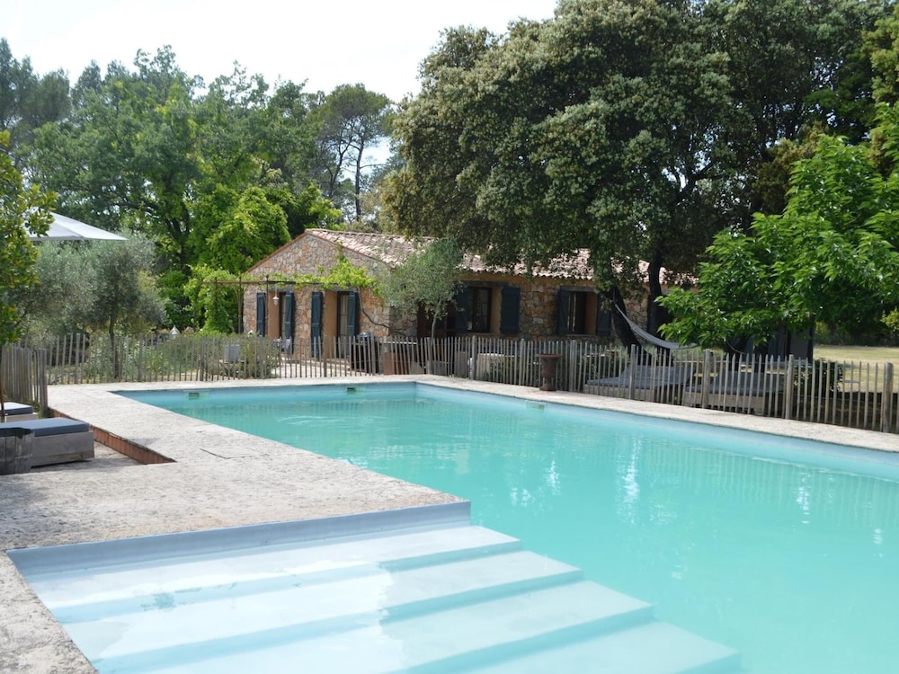 Holiday Home in Lorgues With Private Pool — 4-Star Luxury Hotel in Lorgues, France