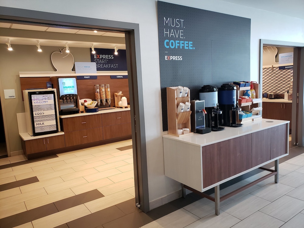 Holiday Inn Express & Suites Nashville North Springfield by IHG - photo 26