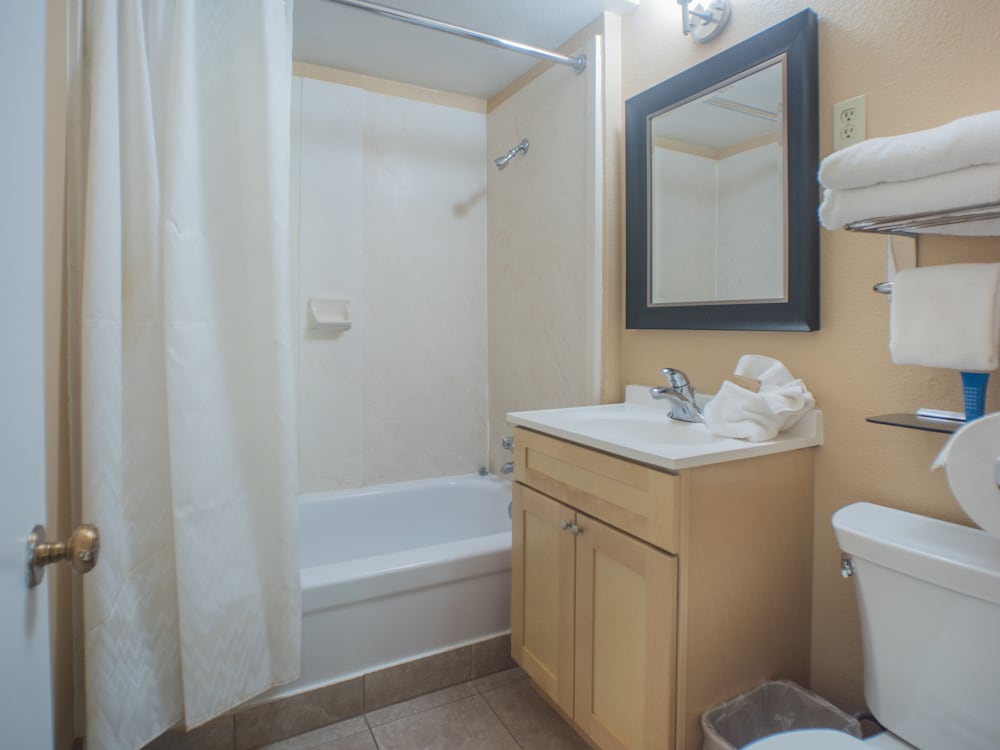 Shasta Pines Motel & Suites - photo 34