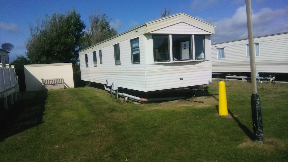 River Views Dog Friendly Caravan 3 Bedrooms in Rye, United Kingdom