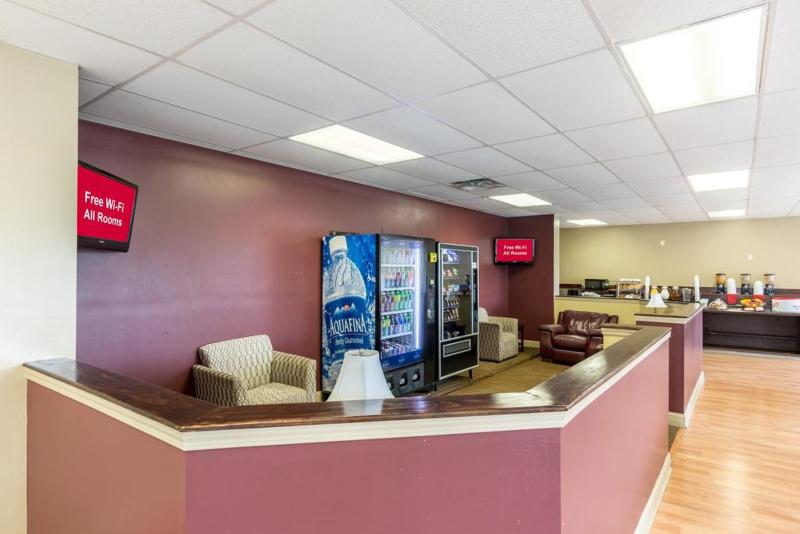Days Inn by Wyndham Muskegon - photo 10