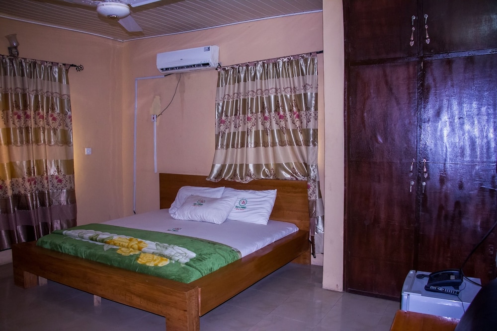 Billiard Hotel — Festac Town — photo 4