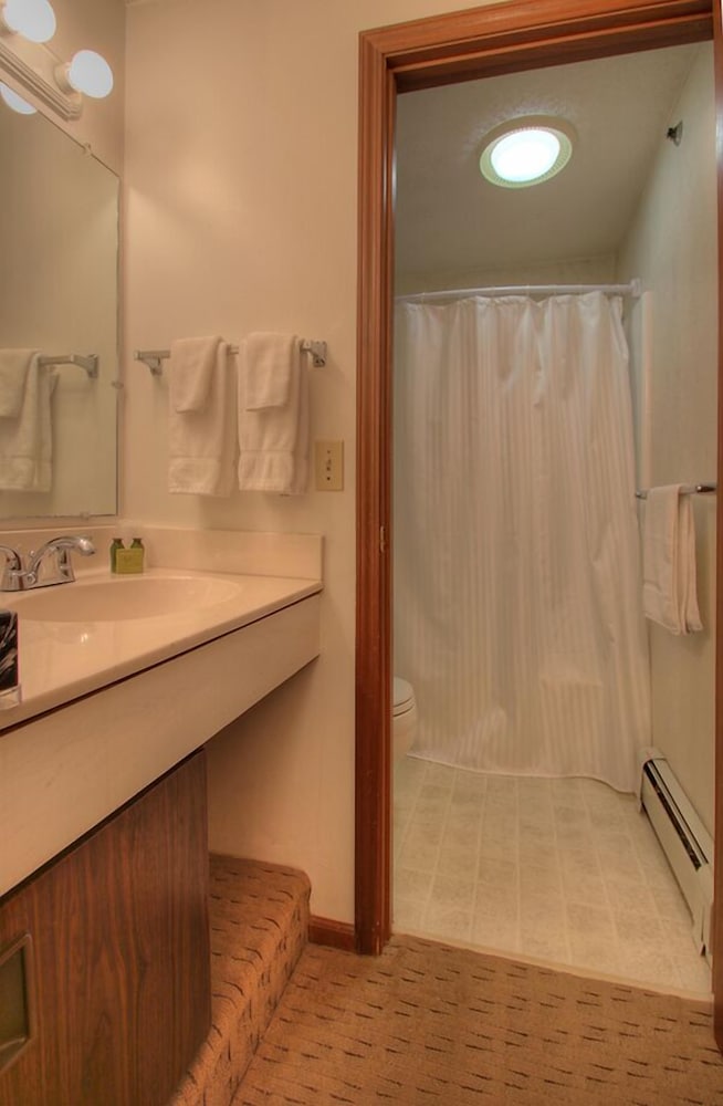 Rhumb Line Resort - photo 17