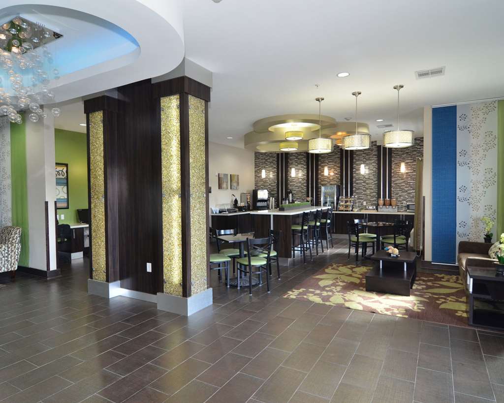 Quality Inn & Suites Kenedy Karnes City - photo 7