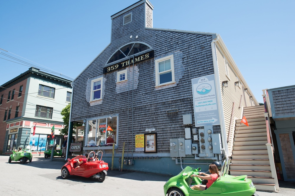 The Newport Lofts 359 Thames Street — 4-Star Luxury Hotel in Newport, United States