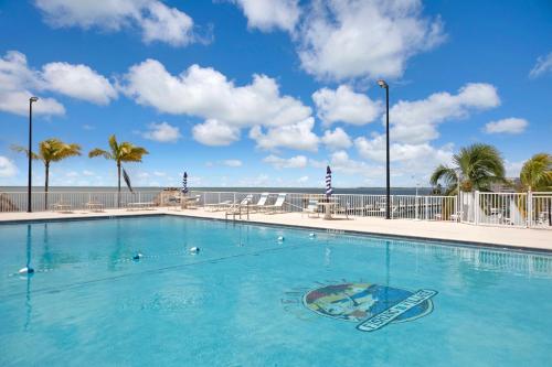 Ocean Side Paradise Awaits in Marathon, United States