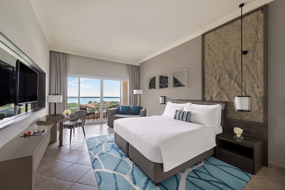 Fujairah Rotana Resort & Spa Al Aqah Beach