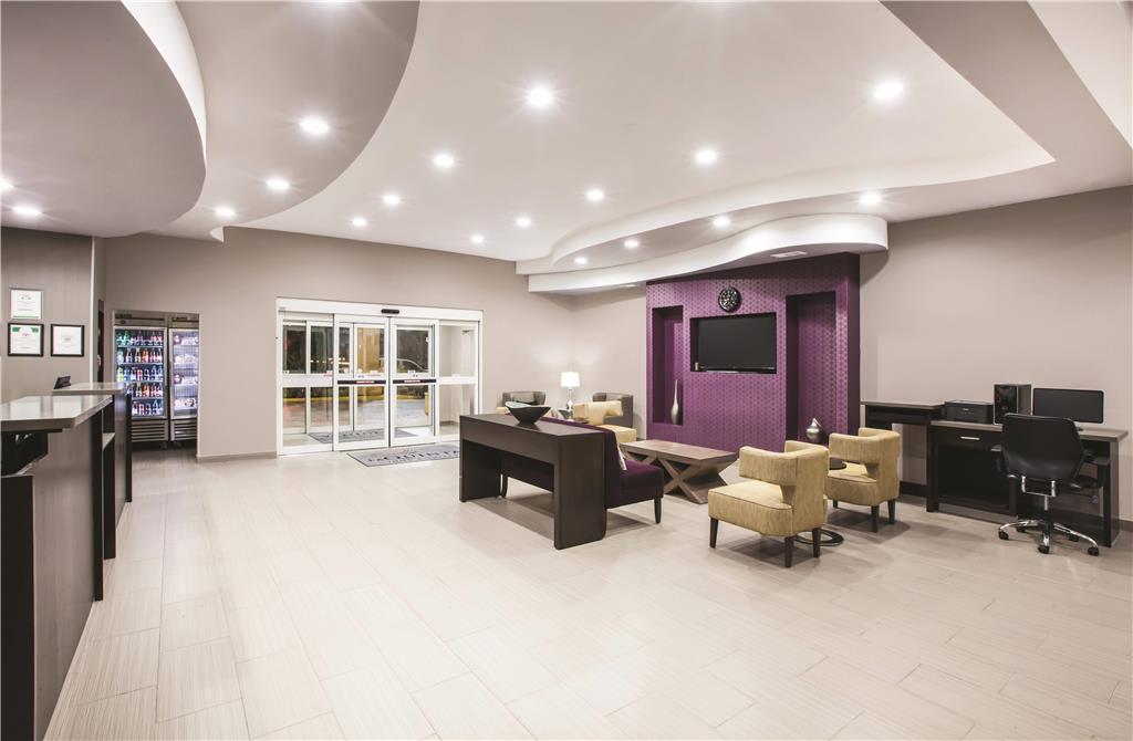La Quinta Inn & Suites by Wyndham Baton Rouge Denham Springs - photo 4