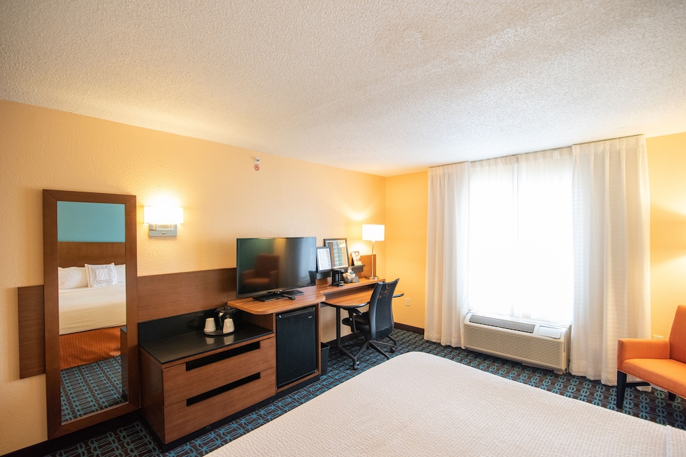 Fairfield Inn & Suites by Marriott Cleveland Avon - photo 3