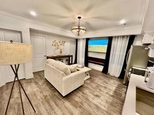 Glamorous Hideaway — Gainesville