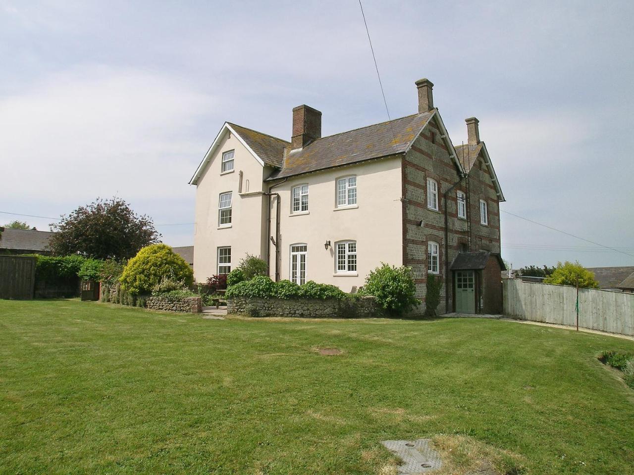 Armswell House — 4-Star Luxury Hotel in Ansty, United Kingdom