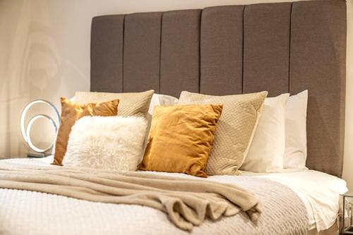 Niru Experience Jewel of Ifield Road 2BD 2BA — 4-Star Luxury Hotel in London, United Kingdom