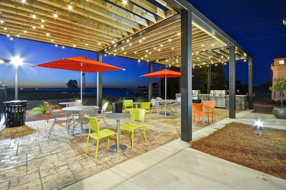 Home2 Suites by Hilton Decatur Ingalls Harbor - photo 38
