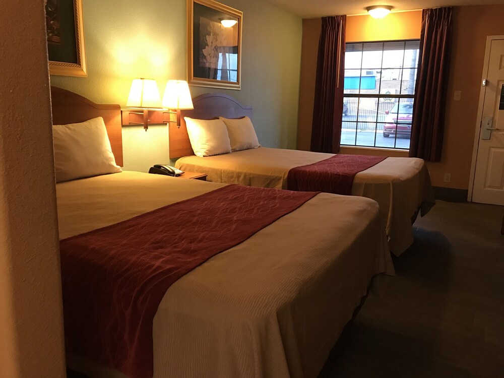 Sky Palace Inn and Suites Laredo - photo 22
