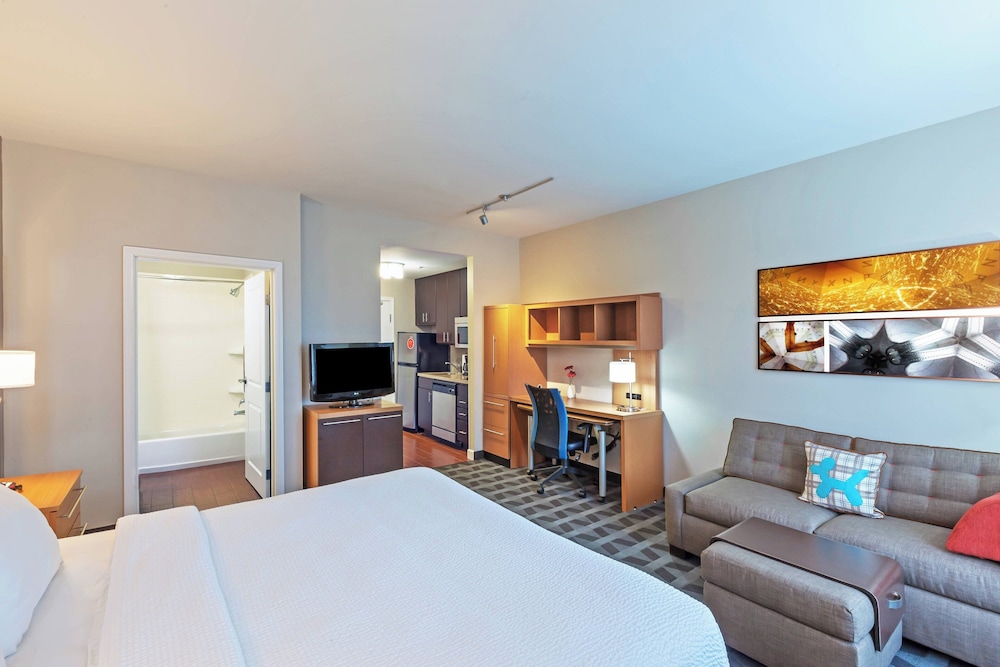 TownePlace Suites by Marriott North Owasso - photo 7