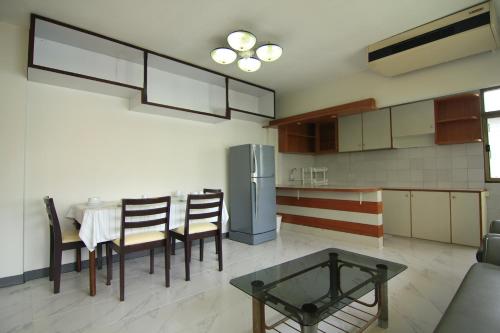 Manoo House H