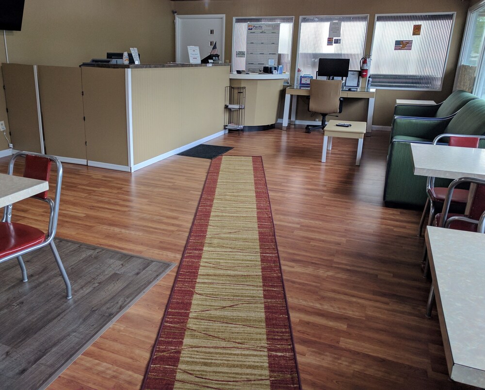 Simplicity Inn - carbon neutral hotel in Marshfield