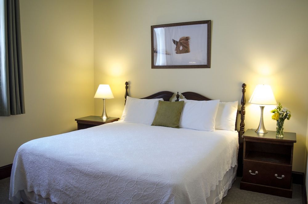 Sheridan Livery Inn & Restaurant - photo 13
