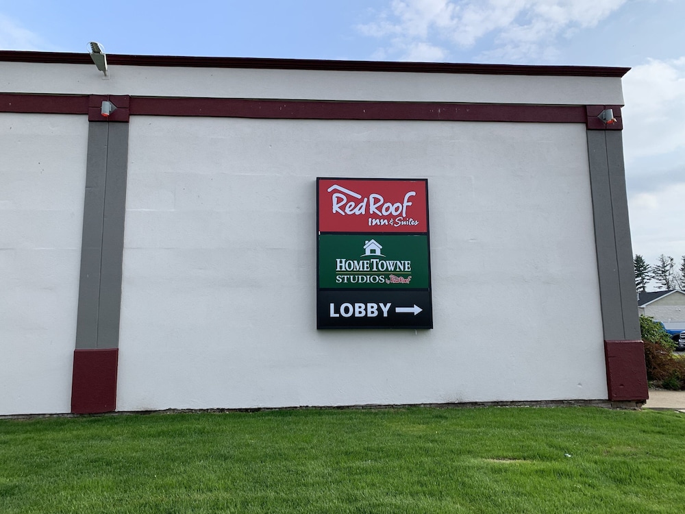 HomeTowne Studios by Red Roof Battle Creek - photo 19