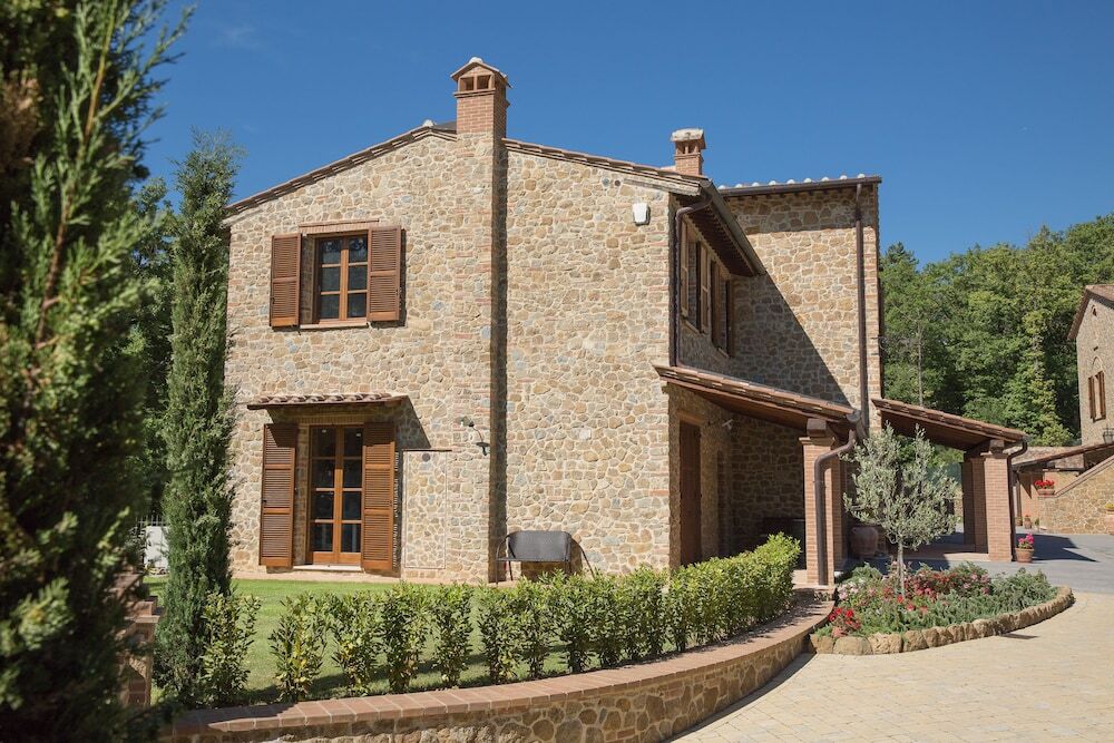 Borgo Poggiardelli — 4-Star Luxury Hotel in Montepulciano, Italy