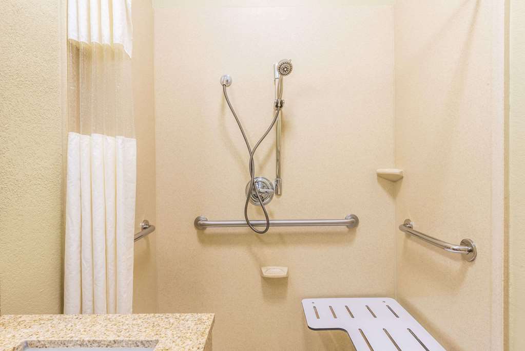 Days Inn & Suites by Wyndham Mineral Wells - photo 9