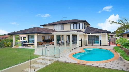 Nirvana Waters Waterfront with Pool Holiday Yamba — carbon neutral stay, Yamba