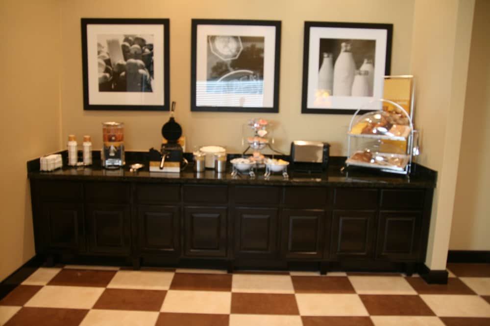 Hampton Inn La Grange - photo 16