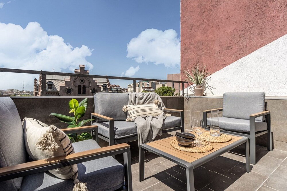 Hiis 2 Bedrooms and Terrace in R os Rosas Madrid hotel