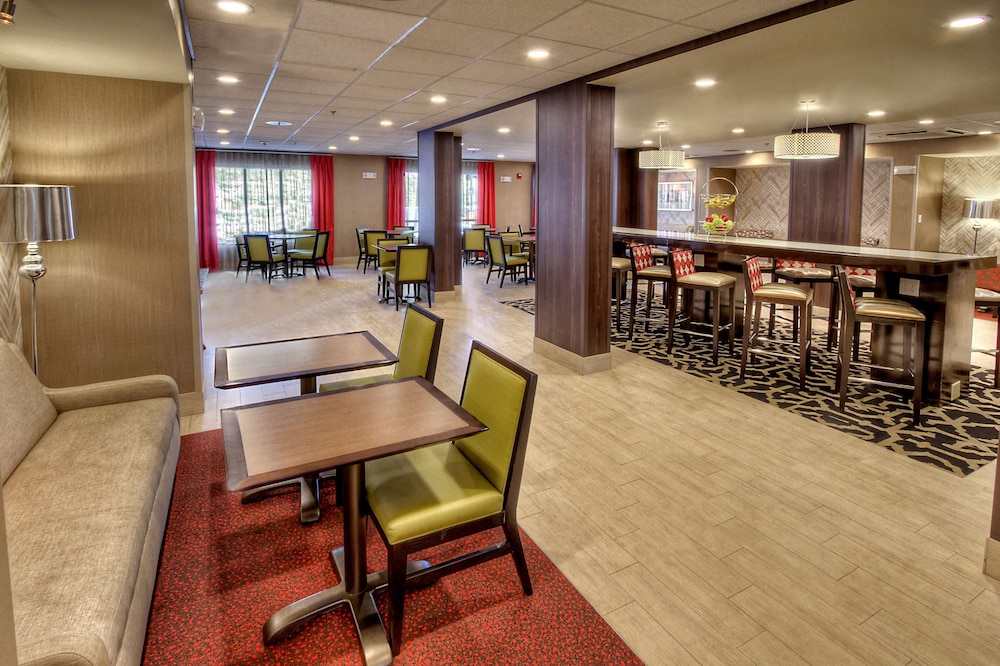 Hampton Inn Cookeville - photo 29