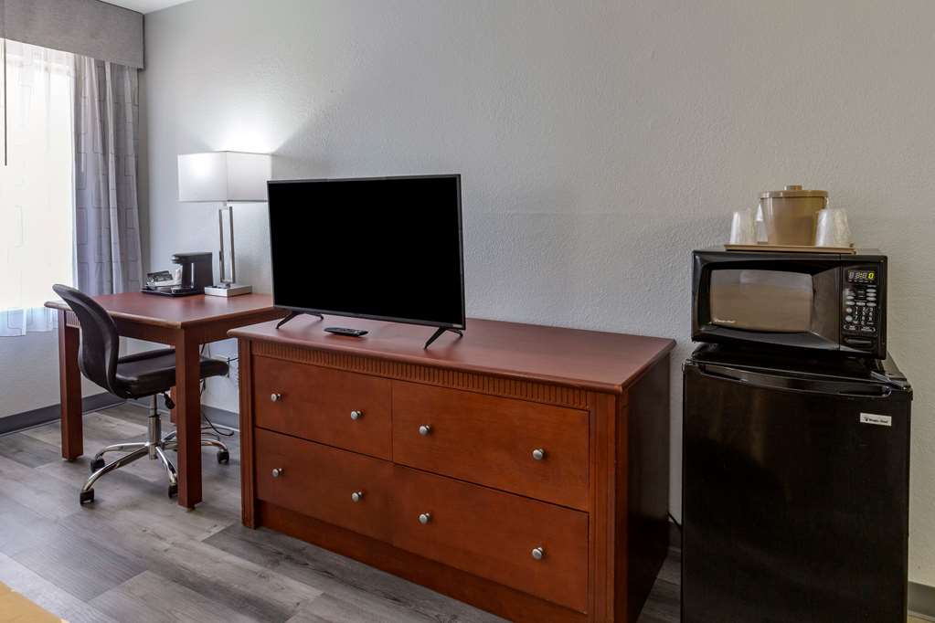 Quality Inn Fayetteville near Fort Bragg - photo 8