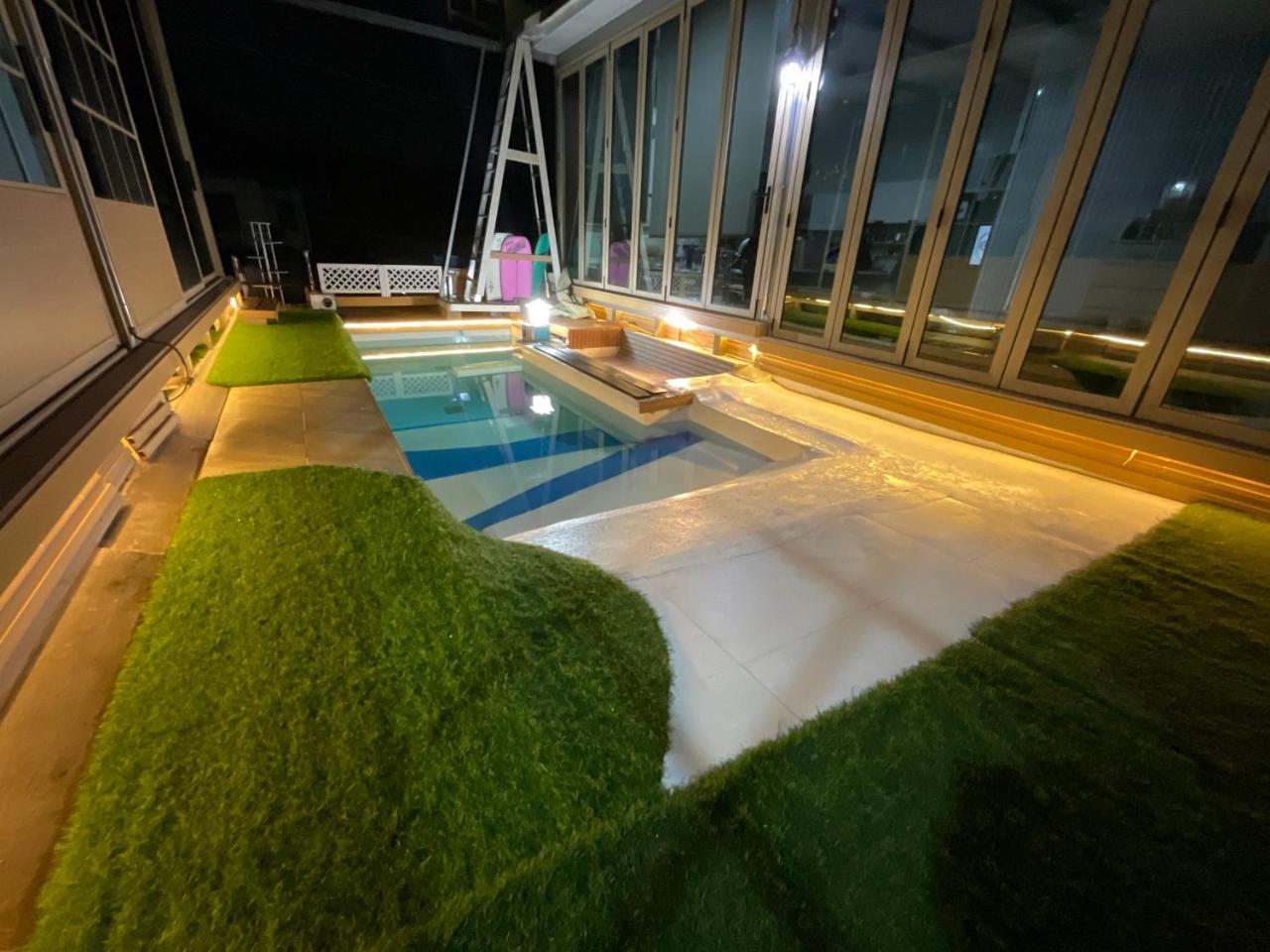 Aiko poolvilla in Lampang, Thailand