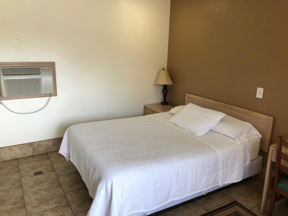 Topper Motel - photo 13