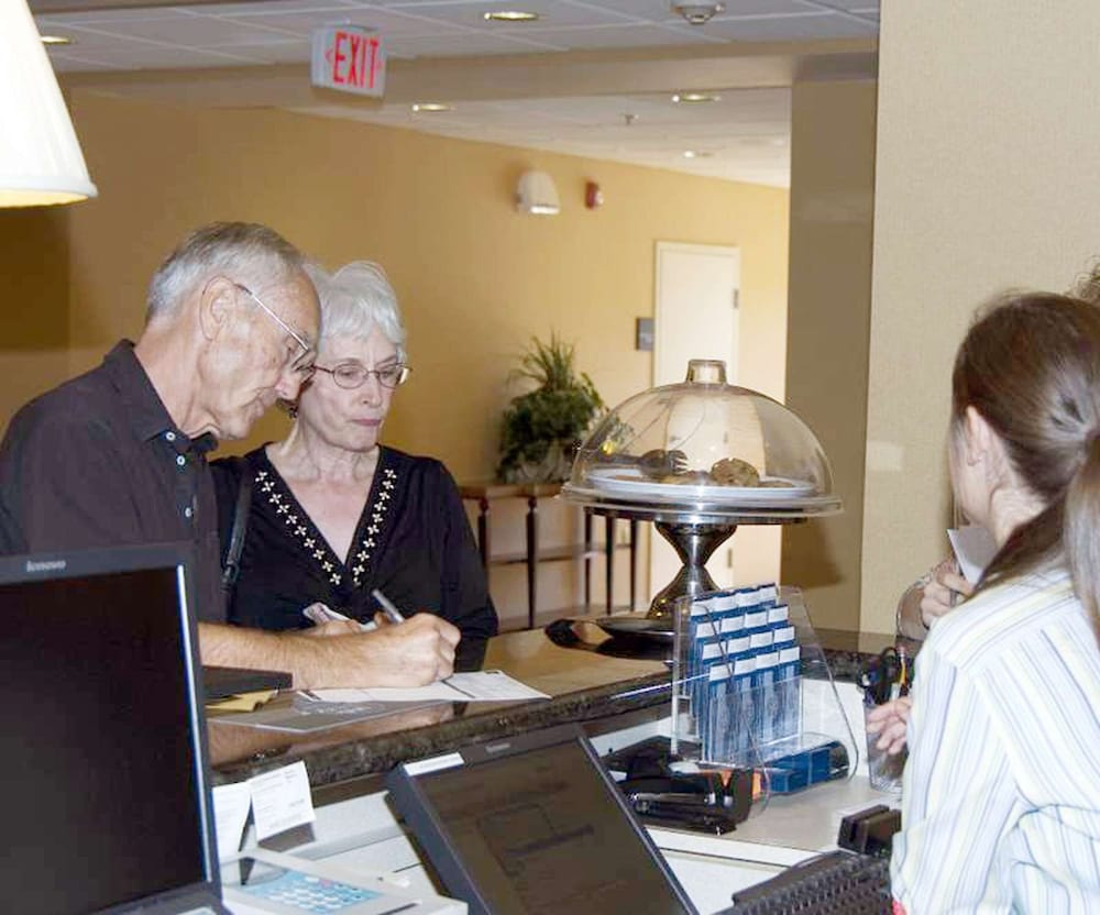 Hampton Inn & Suites Dayton Airport - photo 6