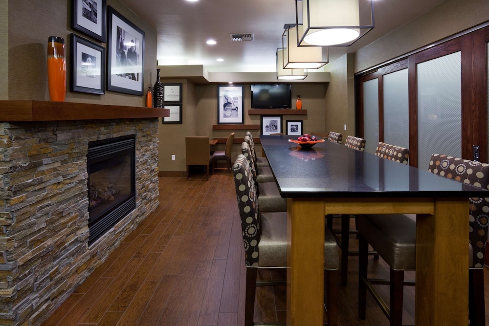 Hampton Inn Mitchell - photo 22