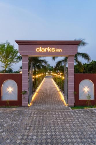 Clarks Inn Bichpuri Agra in Agra, India