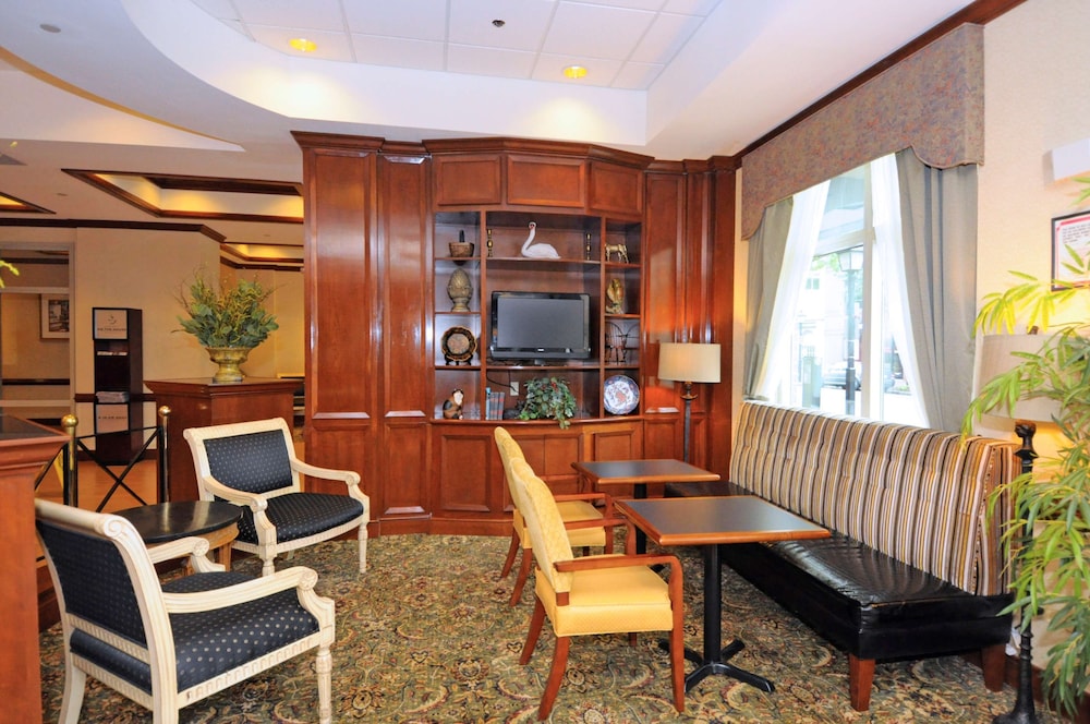 Hampton Inn Alexandria Old Town King St. Metro - photo 8