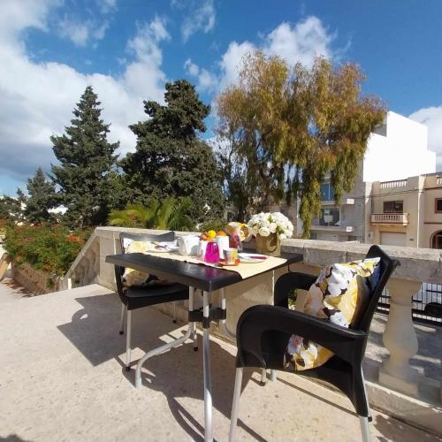 Sunny large terrace studio apartment WiFi Airconditioners BBQ — Mellieha — photo 5