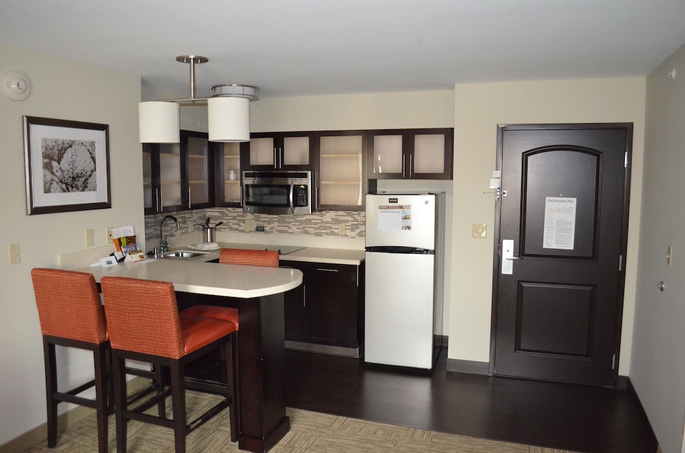 Staybridge Suites Bowling Green by IHG - photo 21
