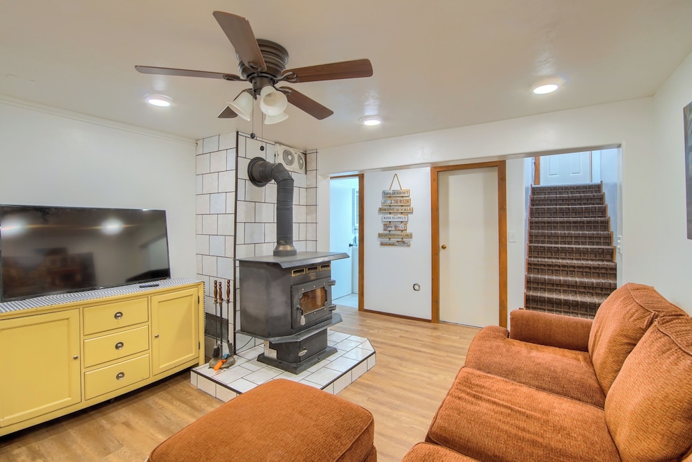 Group Getaway w Mtn Views: Home in Circleville — Circleville — photo 2