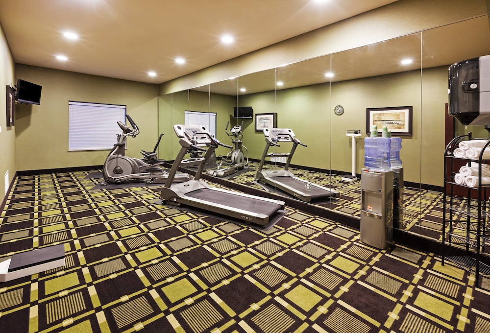 Holiday Inn Express Hotel & Suites Brady by IHG - photo 16