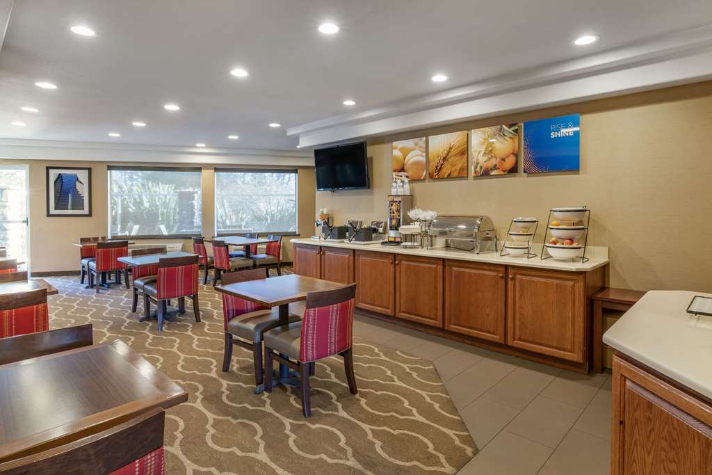 Comfort Inn & Suites Lincoln City - photo 35